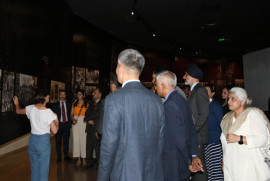 Hindistan Ulusal Savunma Koleji heyeti Ermeni Soykırımı Müzesi'ni ziyaret etti