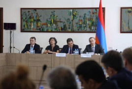 Ermenistan Güvenlik Konseyi Sekreteri, diplomatik misyonu temsilcileriyle görüştü