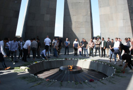 "Eagle Partner-2023" askeri tatbikatına katılanlar Ermeni Soykırımı Anıtını ziyaret etti