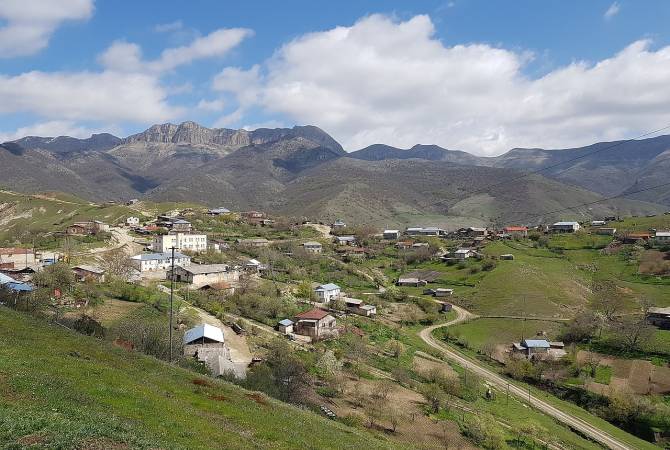 Artsakh'ın Yeğtsahoğ köyü Azerbaycan Silahlı Kuvvetleri tarafından kuşatılmıştır