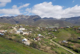 Artsakh'ın Yeğtsahoğ köyü Azerbaycan Silahlı Kuvvetleri tarafından kuşatılmıştır