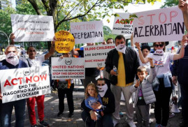 Ermeniler Los Angeles ve New York'ta protesto eylemleri düzenledi