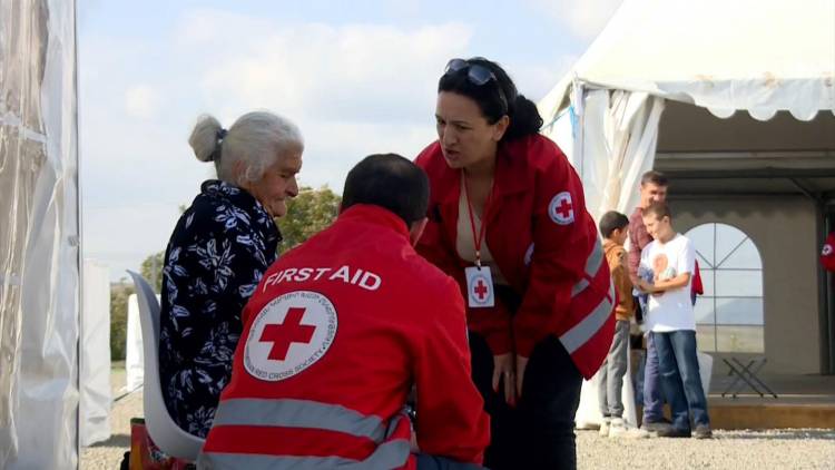 İran Kızılayı, Dağlık Karabağ'dan zorla yerinden edilenlere 50 ton yardım gönderecek