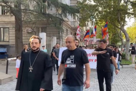 Gürcistan Ermenileri Karabağ’ı destekleyen protesto eylemlerine katıldı (Foto)