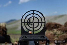 Azerbaycan askerleri, Ermeni mevzilerine ateş açtı (FOTO)