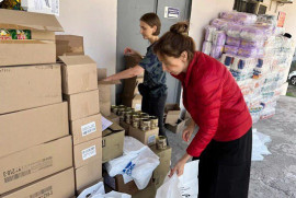 Ermenistan'da "Rus Evi" ve Rusya Büyükelçiliği’nden, Artsakh'tan zorla yerinden edilmiş kişilere yardım