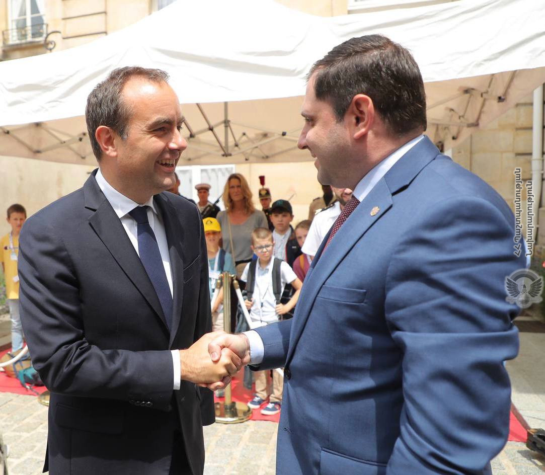 Fransa Silahlı Kuvvetler Bakanı Ermenistan'a silah satışıyla ilgili konuştu