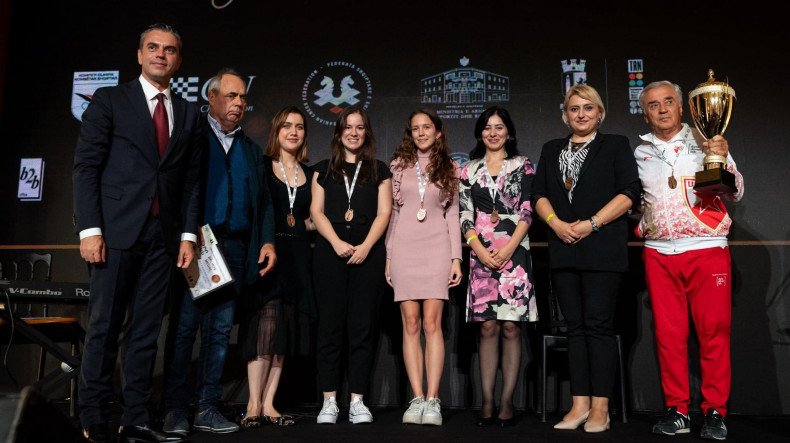 Ermeni kadın satranç oyuncuları Sırbistan'ın Kadınlar 1. Liginde altın madalya kazandı