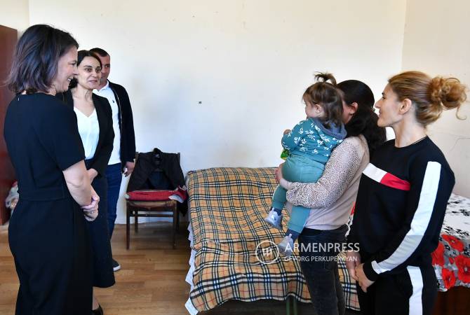 Almanya Dışişleri Bakanı, Dağlık Karabağ'dan zorla yerinden edilen kişilerle görüştü