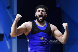 Ermeni halterci Garik Karapetyan, gençlerde dünya şampiyonu oldu