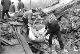 Ermenistan 1988 Spitak Depremi kurbanlarını anıyor