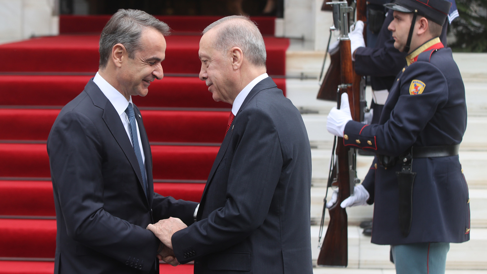 Աթենքում Էրդողանը հանդիպել է Հունաստանի նախագահի ու վարչապետի հետ