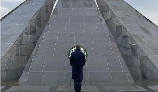 AKPM'deki Fransız heyetinin başkanı Ermeni Soykırımı Anıtını ziyaret etti