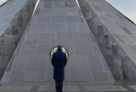 AKPM'deki Fransız heyetinin başkanı Ermeni Soykırımı Anıtını ziyaret etti