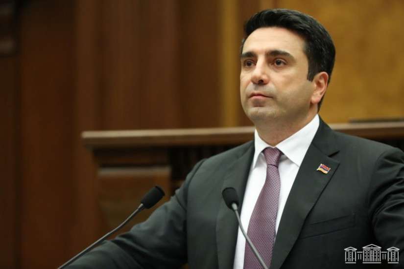 Simonyan: "Ermenistan'ın barış anlaşması kapsamında tek taraflı olarak taahhüt ettiği hiçbir madde yok"