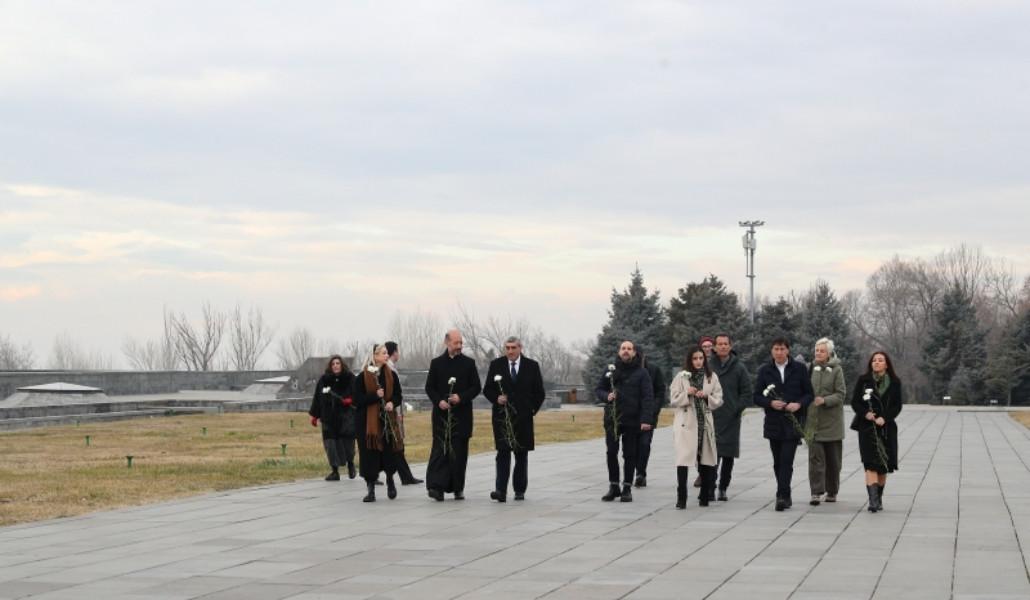 Avusturya Ulusal Konseyi Delegasyonu, Ermeni Soykırımı Anıtı'nı ziyaret etti