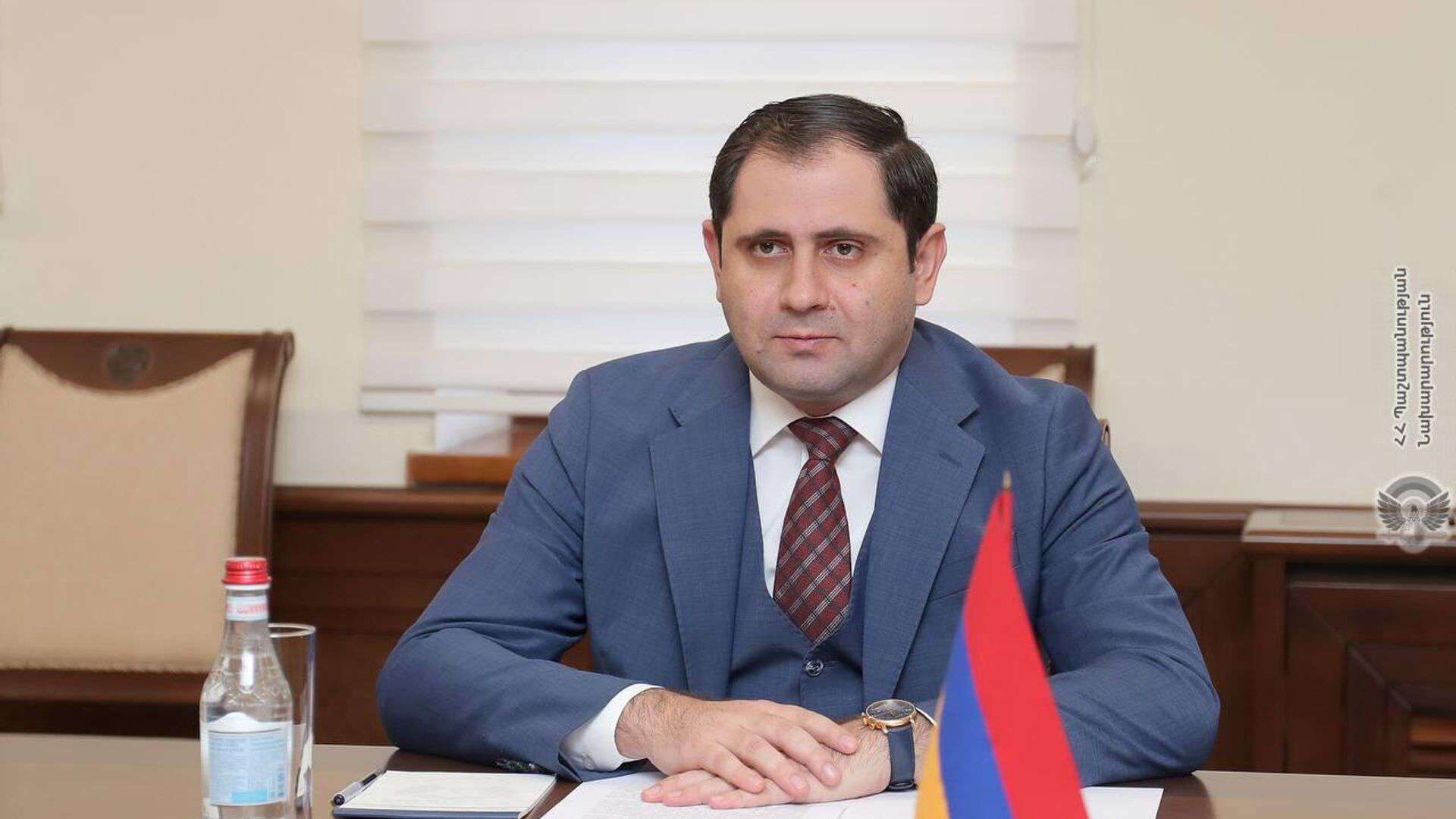 Ermenistan Savunma Bakanı Kazakistan'a gitti