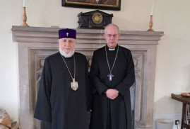 Ermeni Katolikos'u, İngiltere'nin Canterbury Başpiskoposu ile Karabağ’daki manevi mirasının korunmasını ele aldı