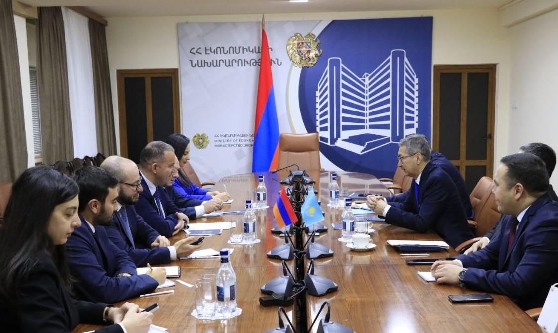 Ermenistan'da Yerevan-Astana-Yerevan havayolunun açılması ele alındı