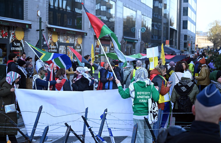 Filistin'e destek yürüyüşü Brüksel'de son buldu (Foto)