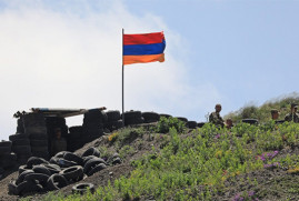 Yerevan, Bakü'ye 8 yeni mayın tarlası haritası teslim etti