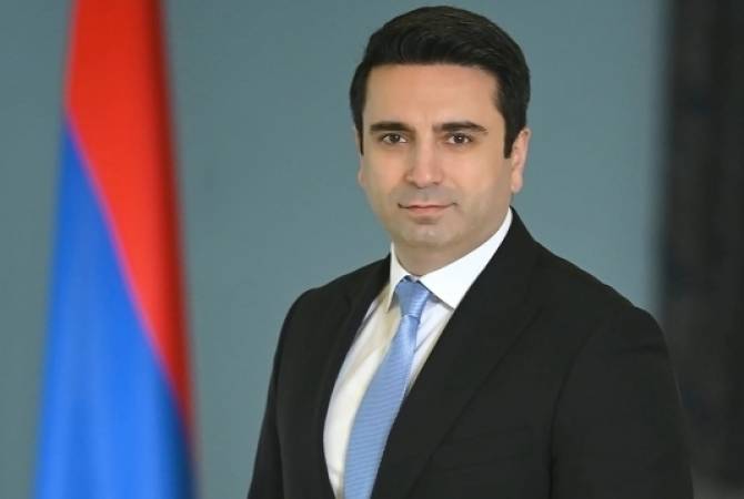 Ermenistan Ulusal Meclisi Başkanı resmi ziyaret için Sofya'ya gitti