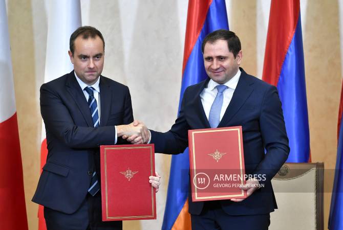 Ermenistan ve Fransa savunma bakanları anlaşmalar imzaladı