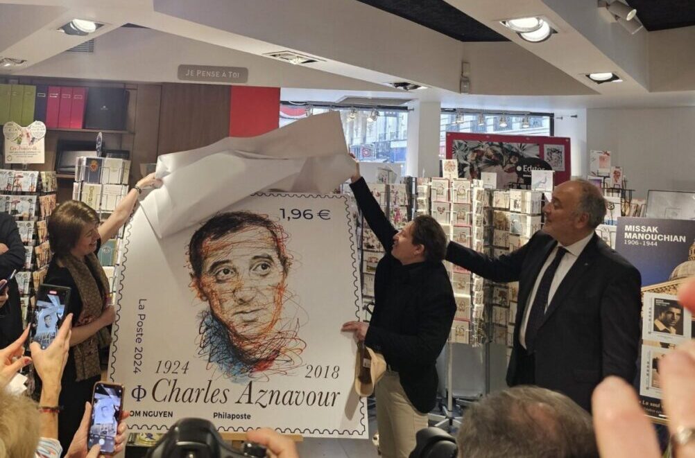 Fransa'da Charles Aznavour ve Misak Manuşyan'a ithaf edilen pullar basıldı