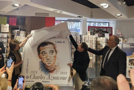 Fransa'da Charles Aznavour ve Misak Manuşyan'a ithaf edilen pullar basıldı