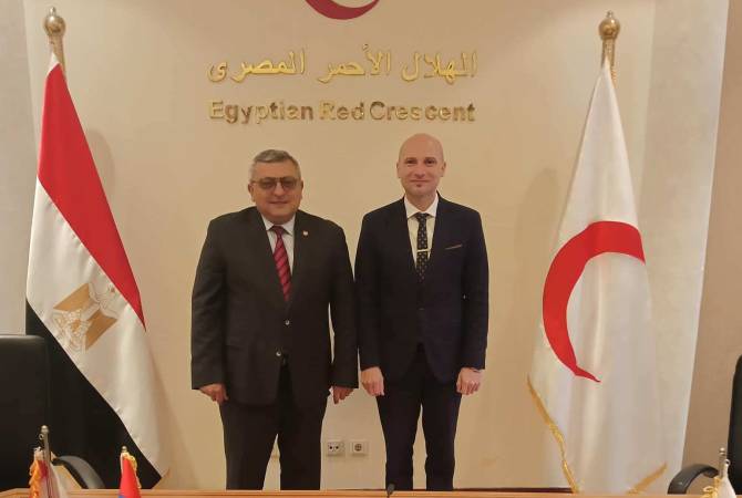 Ermenistan'ın Mısır Büyükelçisi, Mısır Kızılay Genel Müdürü ile bir araya geldi