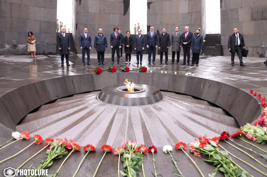 Gürcistan Başbakanı Ermeni Soykırımı Anıtını ziyaret etti