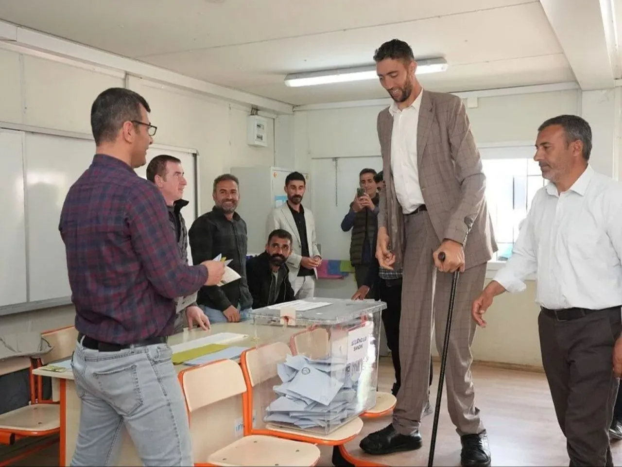 Թուրքիայի ՏԻՄ ընտրություններին մասնակցել են նաև աշխարհի ամենաբարձրահասակ կինն ու տղամարդը