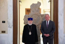 Tüm Ermeniler Katolikosu Ermenistan'daki AB Misyonu'nun başkanını kabul etti