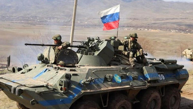 Rus barış güçleri Dağlık Karabağ'dan çekilmeye başladı! Peskov doğruladı