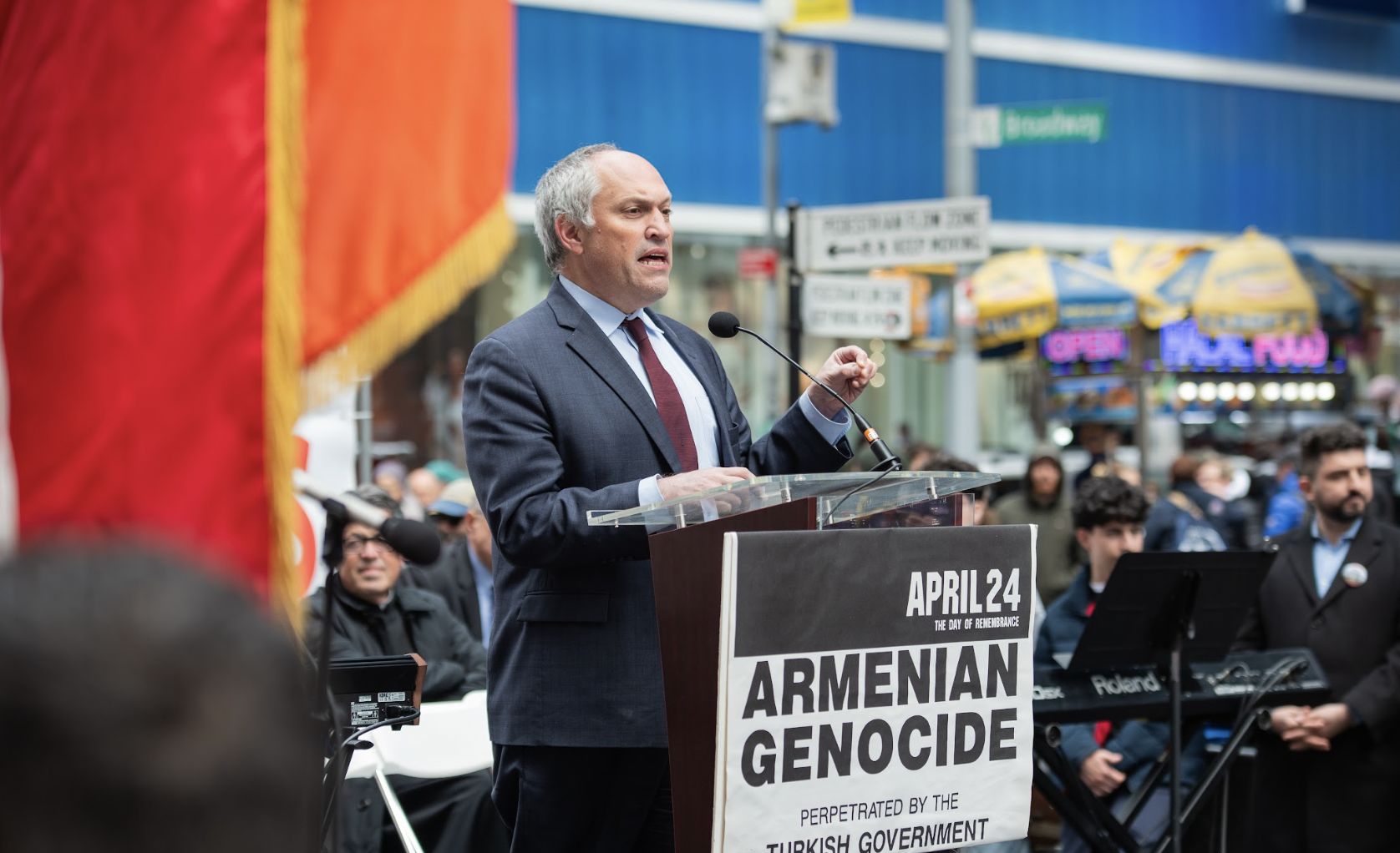 New York’un Times Meydanı'nda Ermeni Soykırımı’nın 109. yıl dönümü için anma töreni gerçekleştirildi