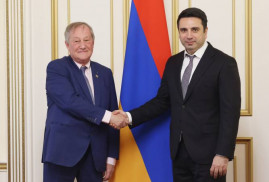 Alen Simonyan Fransa-Ermenistan Dostluk Grubu Başkanıyla Ermenistan-AB vize serbestleştirme sürecini görüştü