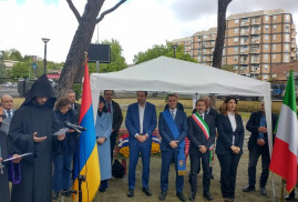 Romadaki “Ermeni Soykırım” parkında Soykırımı’nın 109. yıldönümü masum kurbanların anma töreni  düzenledi (FOTO)