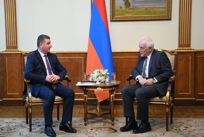 Ermenistan Cumhurbaşkanı Bölgesel Yönetim ve Altyapı Bakanı’nı kabul etti