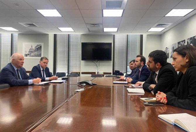 Ermeni milletvekilleri ve ABD Senatörü Ben Cardin, "Barış Kavşağı" projesini görüştüler