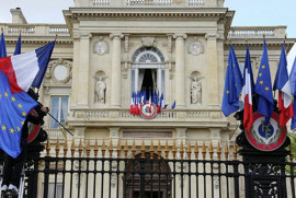 Fransa, adil ve kalıcı barışın tesisi için Ermenistan ve Azerbaycan ile çalışmaya devam edecek