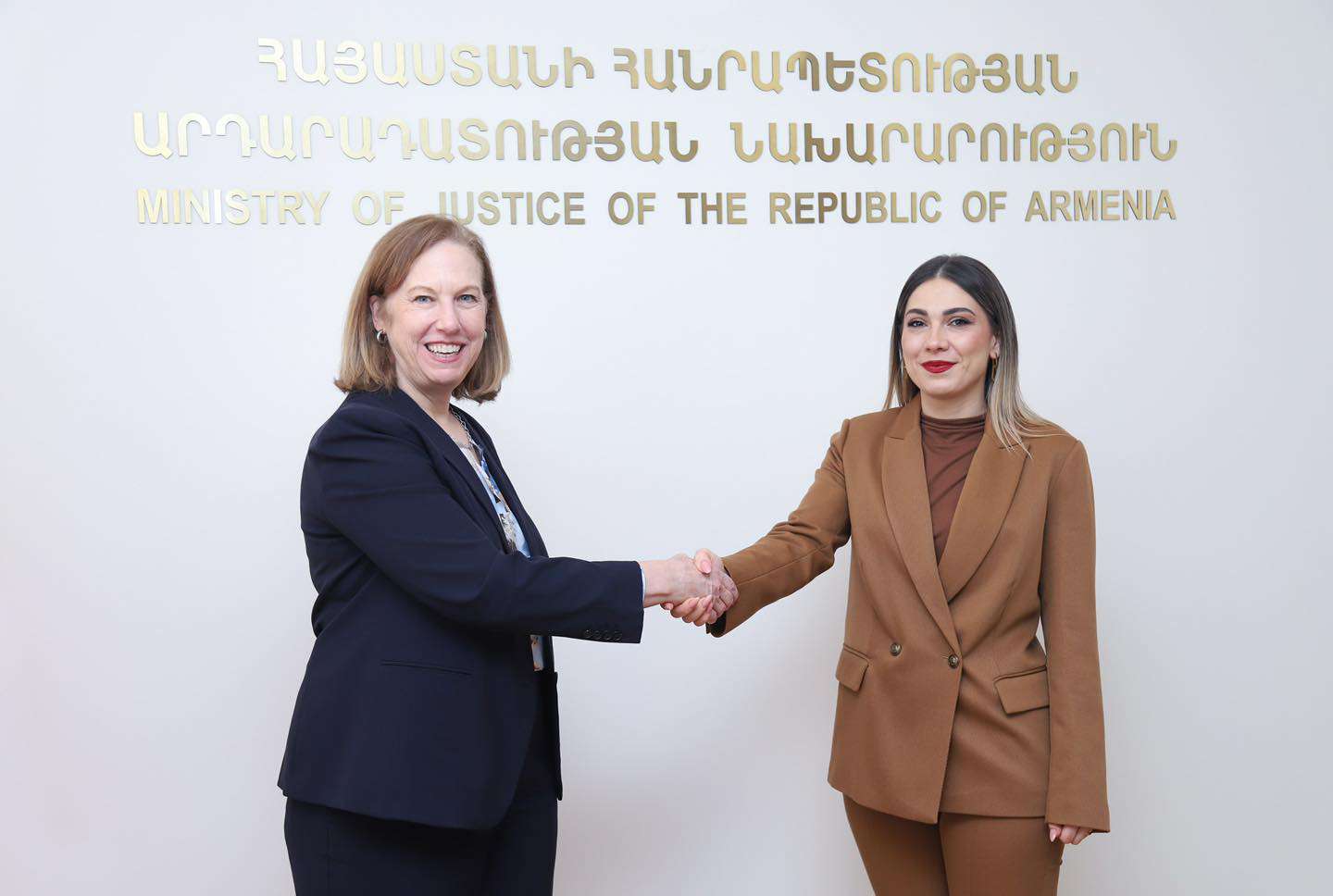 Ermenistan Adalet Bakanı, ABD'nin Yerevan Büyükelçisini kabul etti