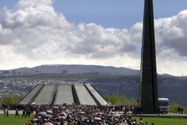 Ermeni Soykırımı Kurbanları Anıtında anma törenleri, Yerevan (canlı)